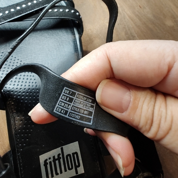 FitFlop Lumy Criss Cross Sandals with Studs - Black - Size US9 - good condition! - Picture 8 of 12